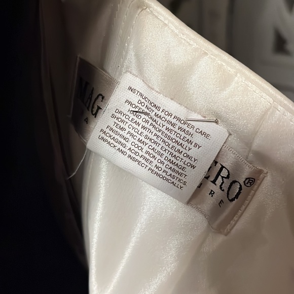 MAGGIE SOTTERO AMAZING WHITE SILKY SMOOTH WITH LACE & TRAIN WEDDING DRESS GOWN - Picture 15 of 16